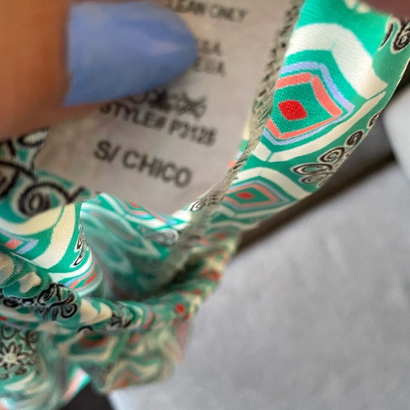 Dress shorts juniors size small. - Picture 4 of 4